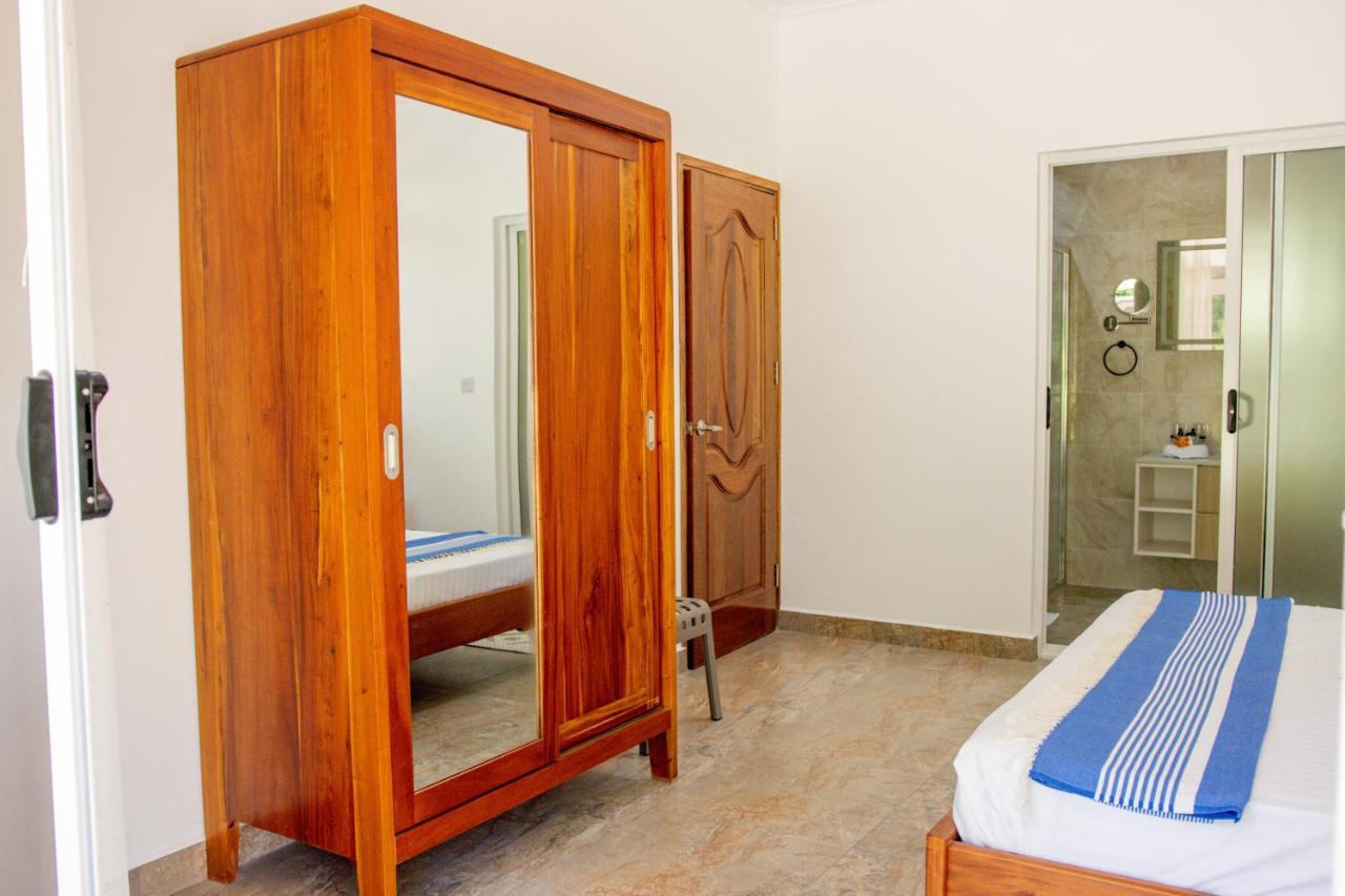 Macmillan'S Holiday Villas Grand Anse  Exterior foto